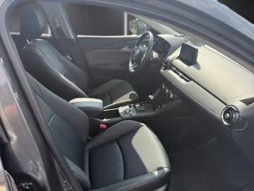 Car image 28