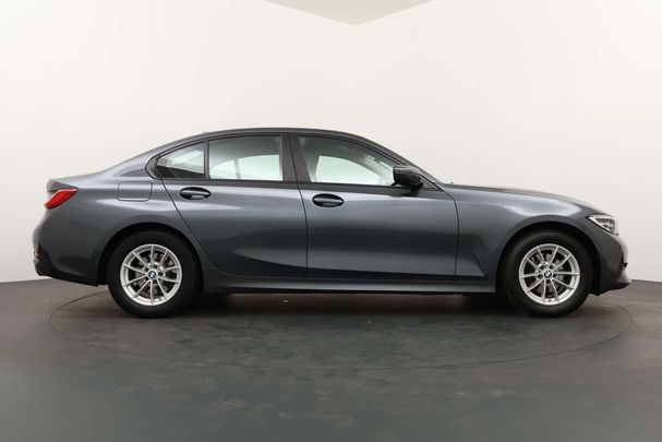 BMW 318i 115 kW image number 18