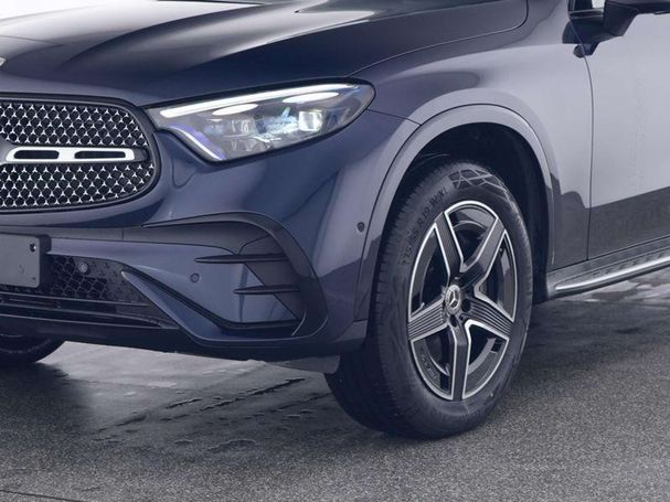 Mercedes-Benz GLC 300 e AMG Line 4Matic 230 kW image number 3