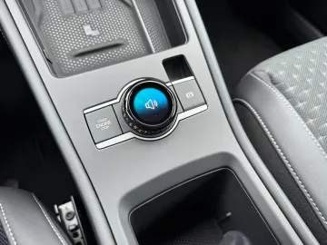 Car image 29