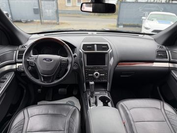 Car image 26