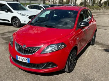 Car image 1