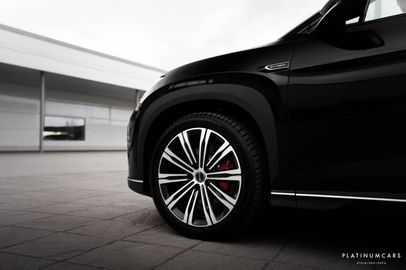 Car image 28