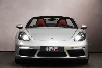 Car image 3