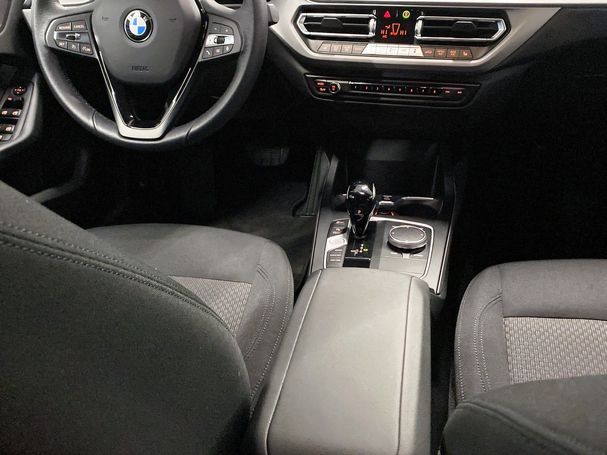 BMW 118i 100 kW image number 13