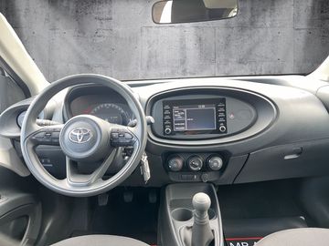 Car image 11