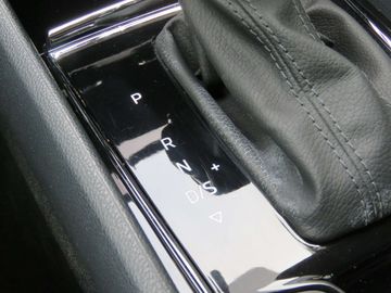 Car image 47