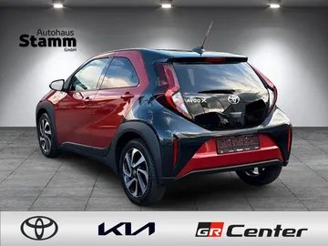 Car image 4