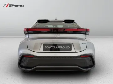 Car image 4
