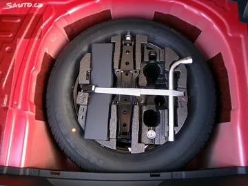 Car image 26