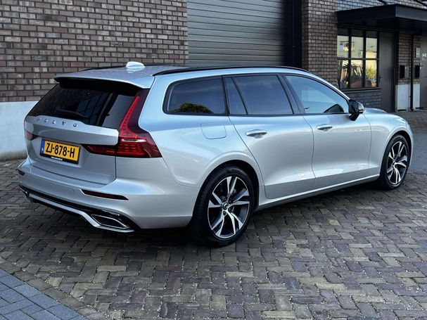 Volvo V60 T8 Twin Engine R Design AWD 287 kW image number 3