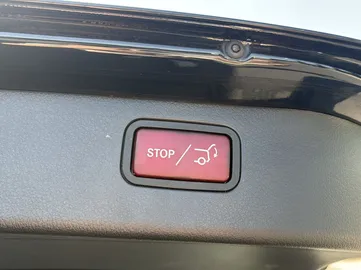 Car image 32