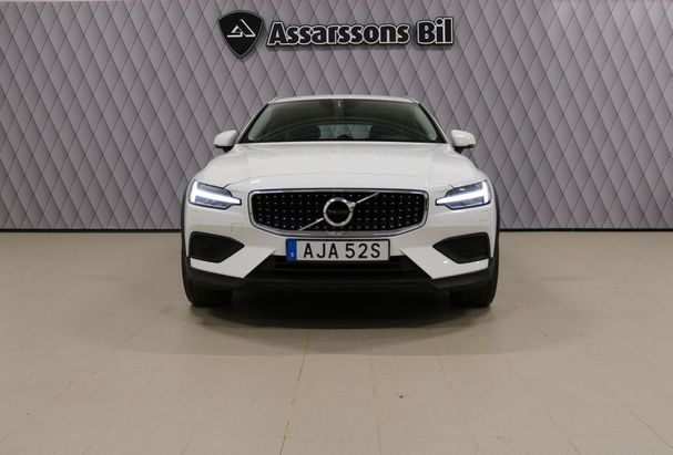 Volvo V60 Cross Country D4 AWD Momentum 140 kW image number 13