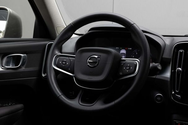 Volvo XC40 B4 Momentum 145 kW image number 12