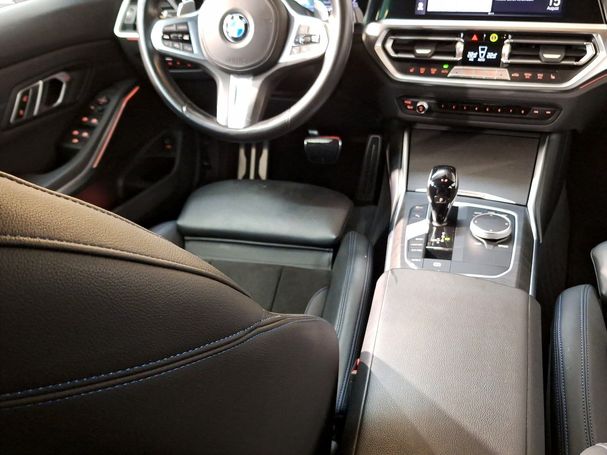 BMW 340d xDrive Touring 250 kW image number 13