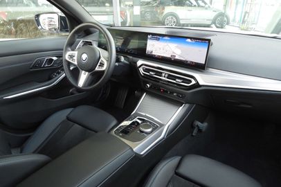 Car image 36