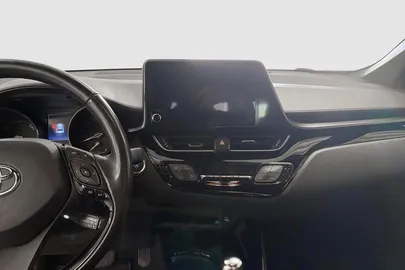 Car image 12