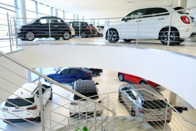 Car image 28
