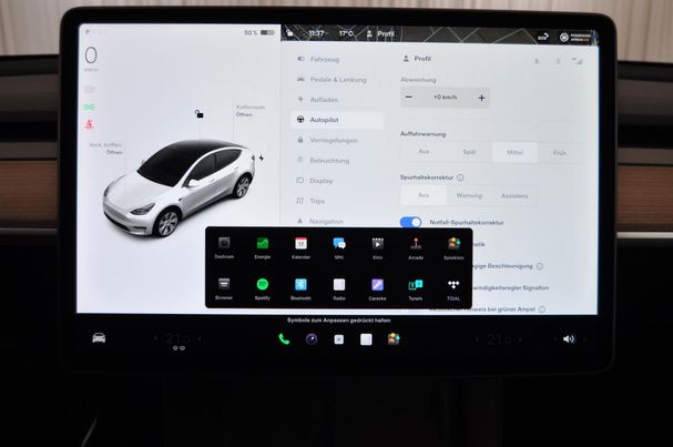 Tesla Model Y Long Range AWD 378 kW image number 17