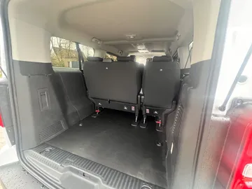 Car image 29