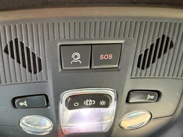 Car image 32