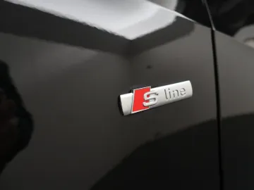 Car image 47