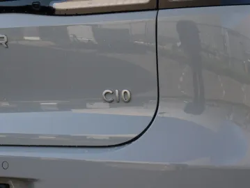 Car image 20