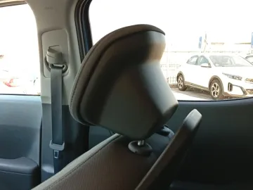 Car image 31