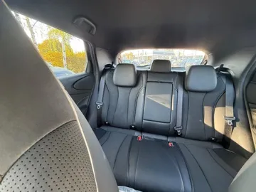 Car image 32