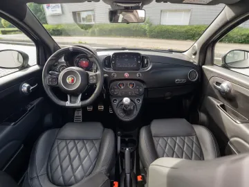Car image 29