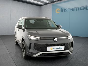 Car image 29
