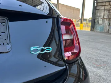 Car image 34