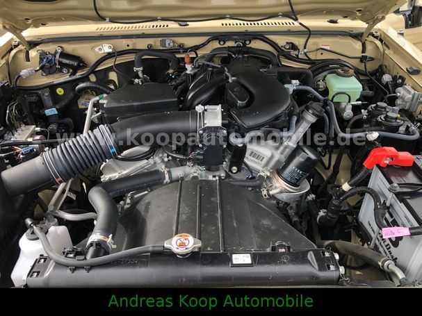 Toyota Land Cruiser 4.0 V6 170 kW image number 13