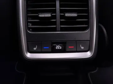 Car image 49