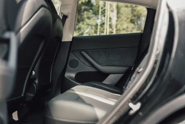 Tesla Model Y 255 kW image number 27