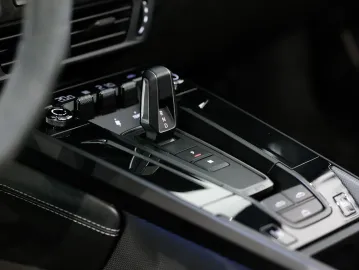 Car image 35