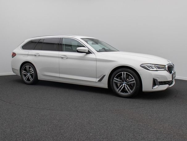 BMW 530 Touring Luxury Line 215 kW image number 2