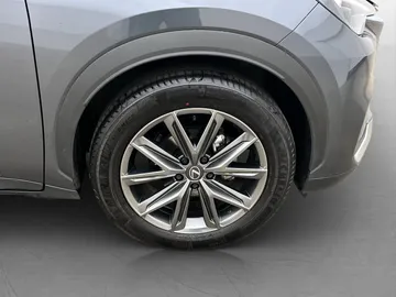 Car image 34