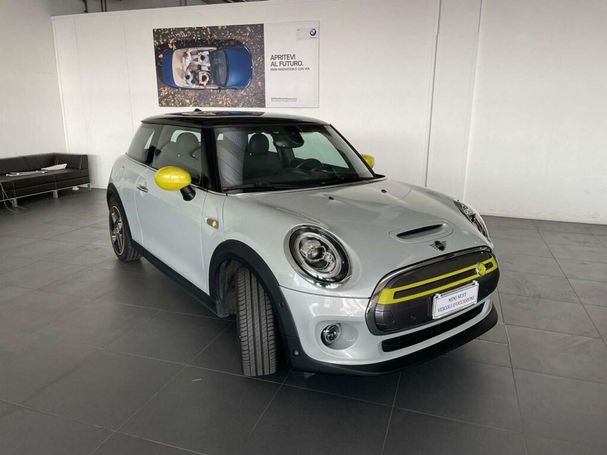 Mini Cooper SE M 135 kW image number 2