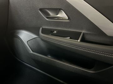 Car image 38