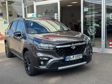 Car image 4