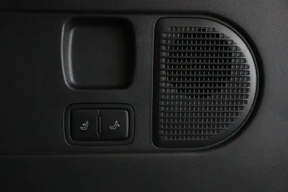 Car image 49