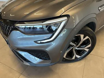 Car image 26