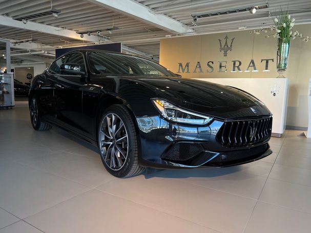 Maserati Ghibli 2.0 GT 243 kW image number 2