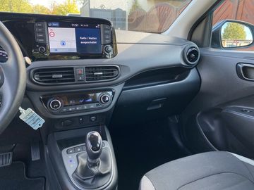 Car image 16