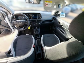 Car image 13