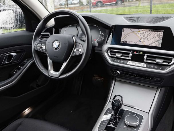 BMW 330e Advantage 215 kW image number 3