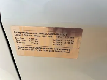 Car image 33