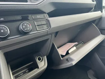Car image 35