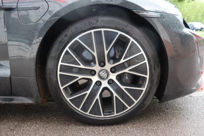 Car image 40